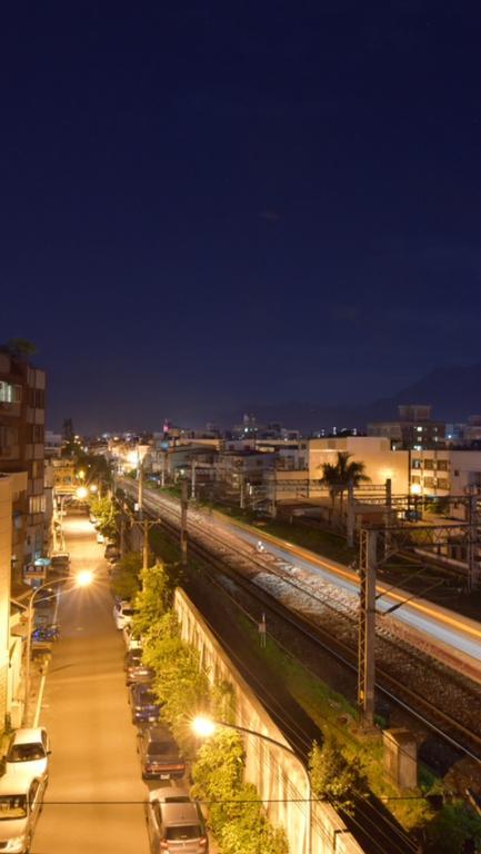Railway Hualien Hostel Exteriör bild