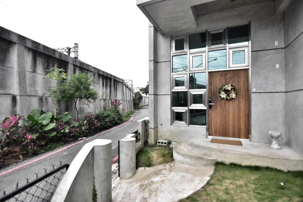 Railway Hualien Hostel Exteriör bild